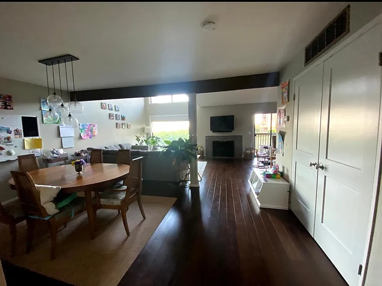 48 Heritage Ct — Photo 2