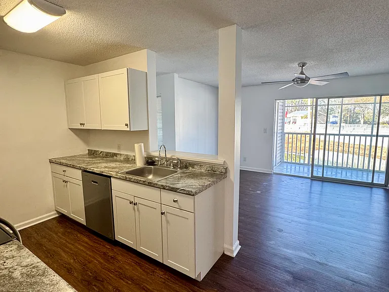 8725 Chandler Dr — Photo 5
