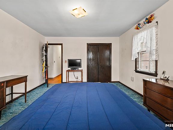 4th image of 68 Kipp Pl