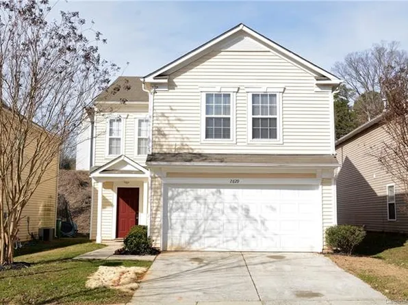 2629 Stream Bank Dr, Charlotte, NC 28269