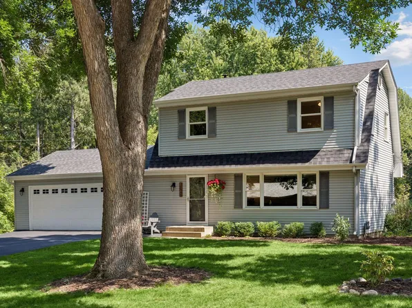 4147 Hull Rd, Minnetonka, MN 55305