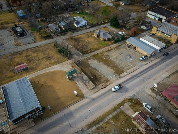 4th image of 0 E Broadway St