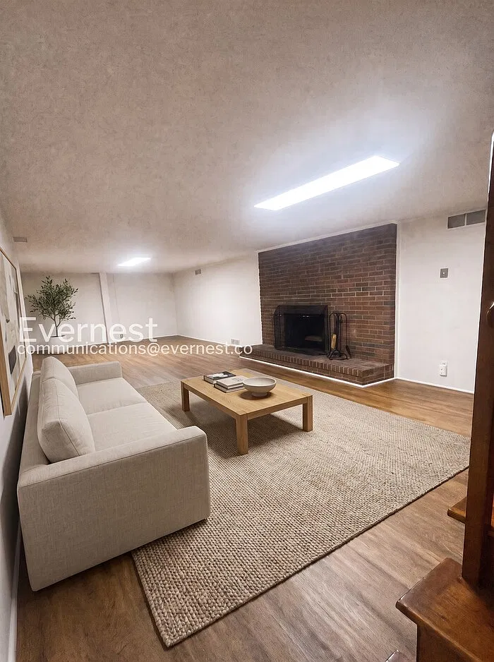 3 bed, 2.0 bath, 1965 sqft, $2,099 — Photo 3