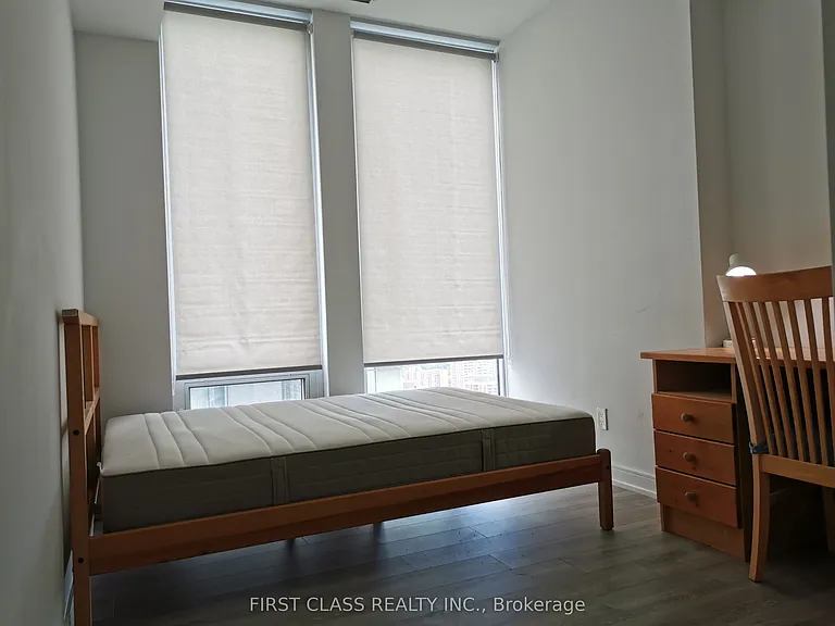 28 Wellesley St E #3504 — Photo 10