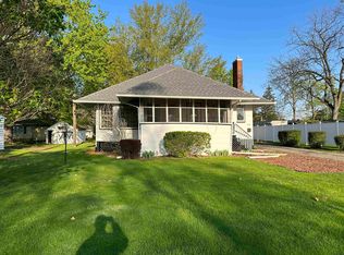 118 Commercial St, Chesaning, MI 48616