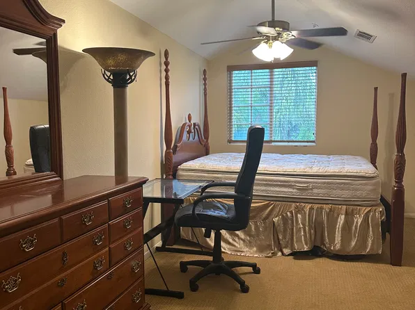 562 Cypress Hills Dr, Encinitas, CA 92024