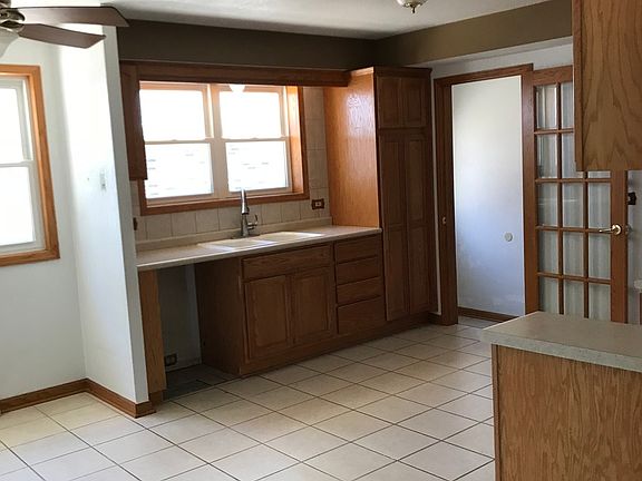 4th image of 10044 Schiller Blvd