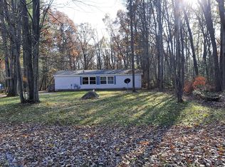 214 Redwine Dr, Houghton Lake, MI 48629