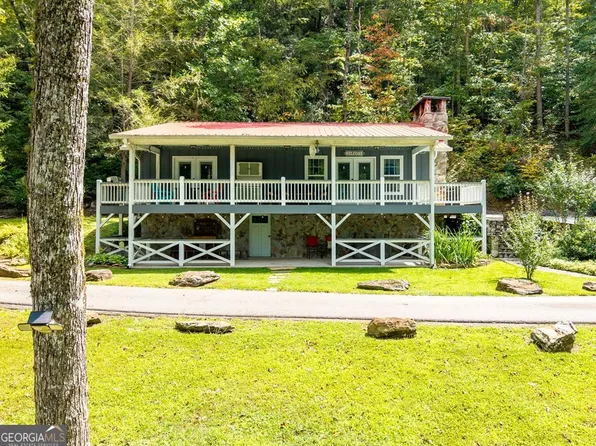 270 Hiawassee River Rd, Brasstown, NC 28902
