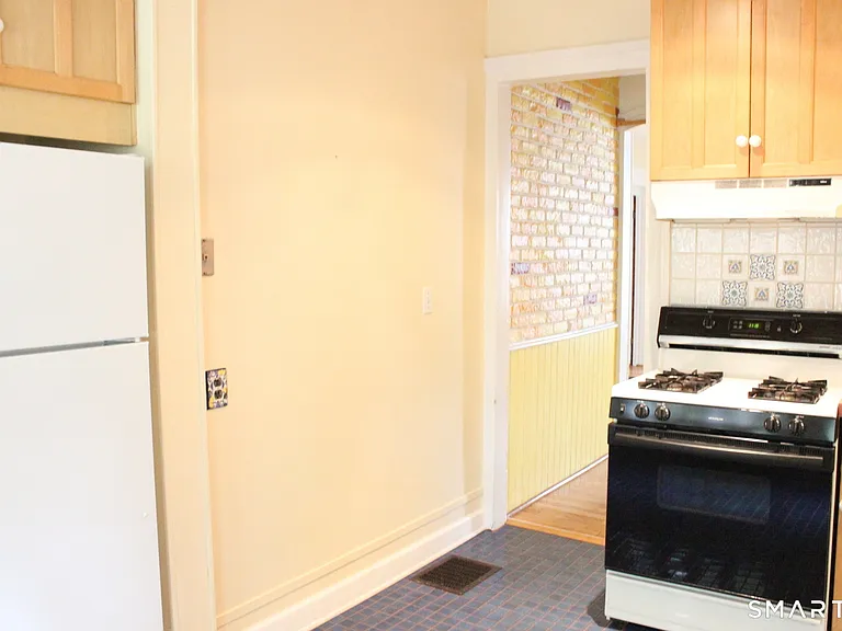28 Cottage St #1 — Photo 4