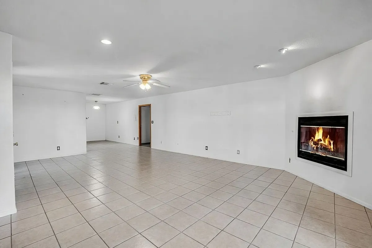 Building Photo - 7565 Sherman Hoyt Ave