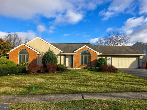 94 Magnolia Dr, Leola, PA 17540