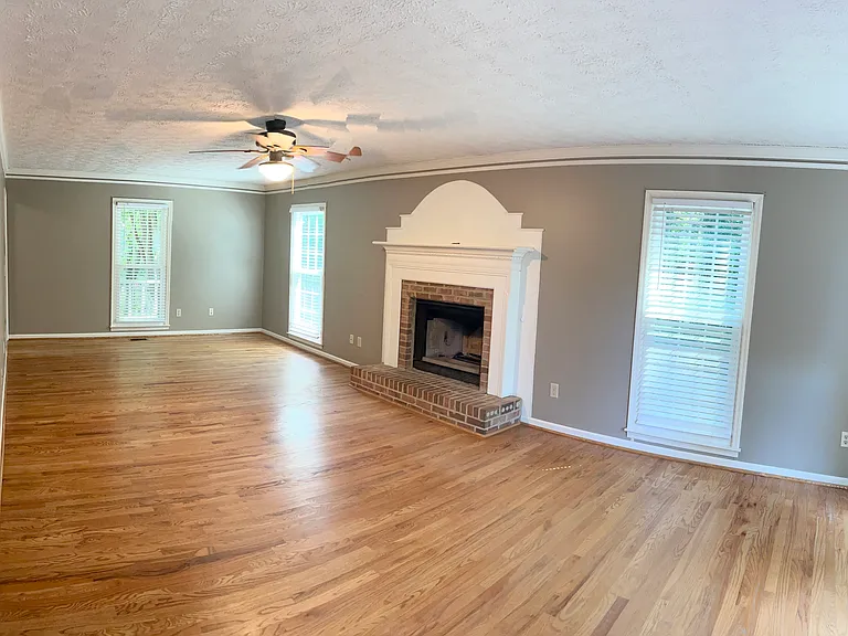 4497 Browning Ct NE — Photo 4