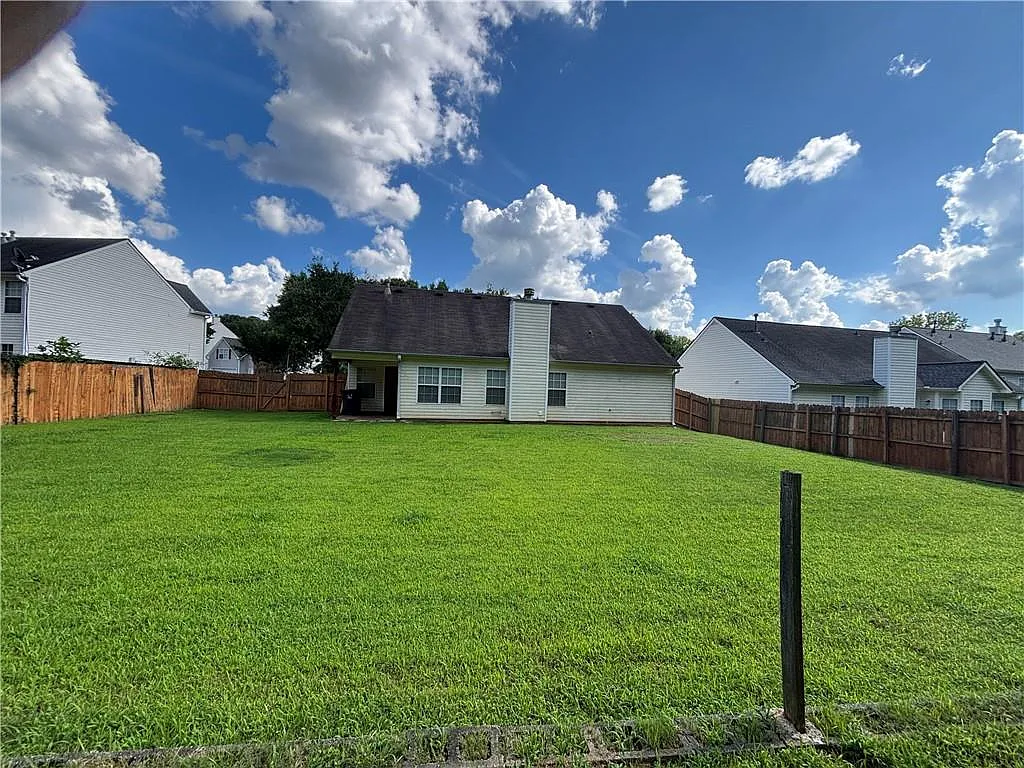 4 bed, 2.0 bath, 1770 sqft, $2,100 — Photo 4