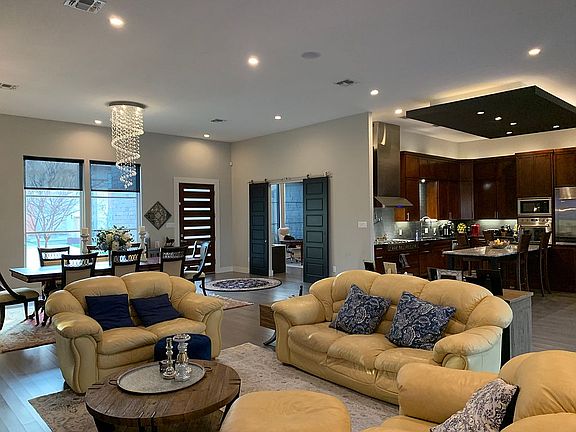 2nd image of 904 Lake Carillon Ln