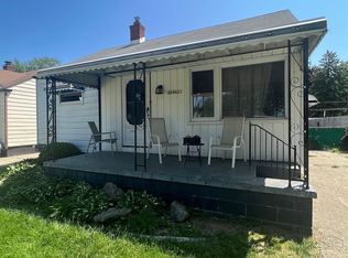28450 Essex St, Roseville, MI 48066