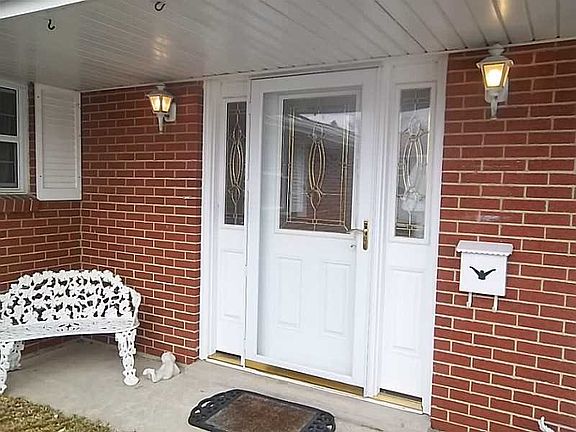 2nd image of 413 N Parkway Dr