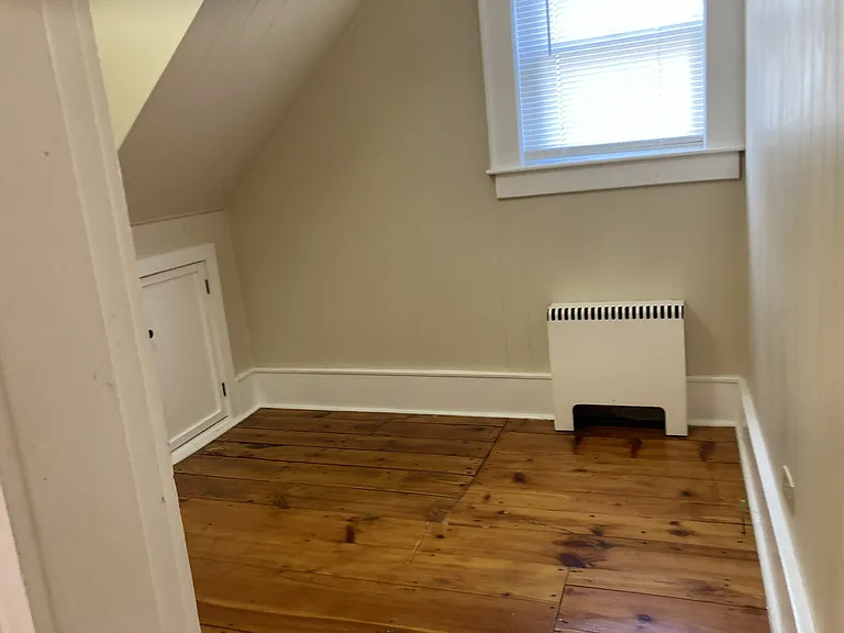 227 Cartier St #1 — Photo 10