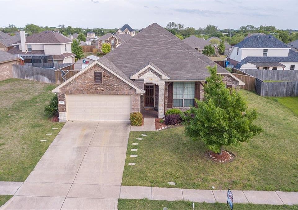 1st image of 105 Hillcrest Way