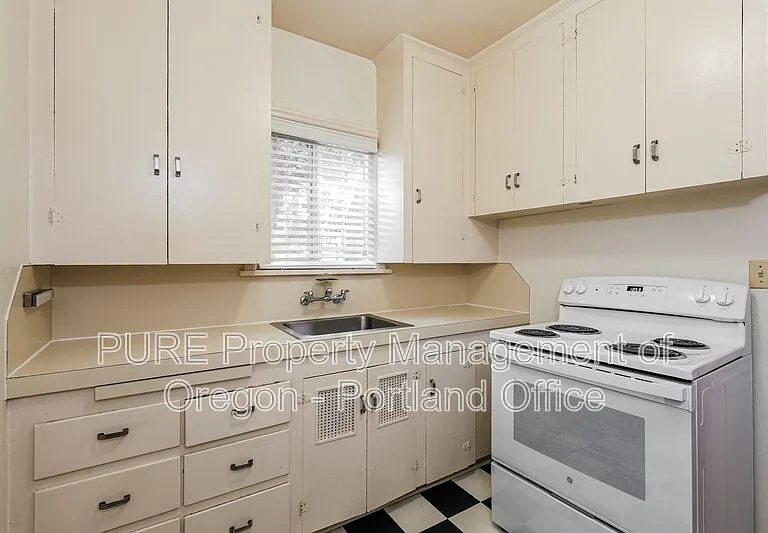 715 NE 20th Ave #1 — Photo 7