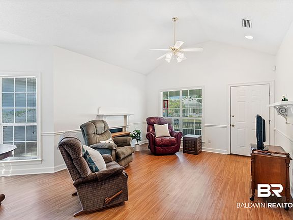 5th image of 35 Cottage Dr