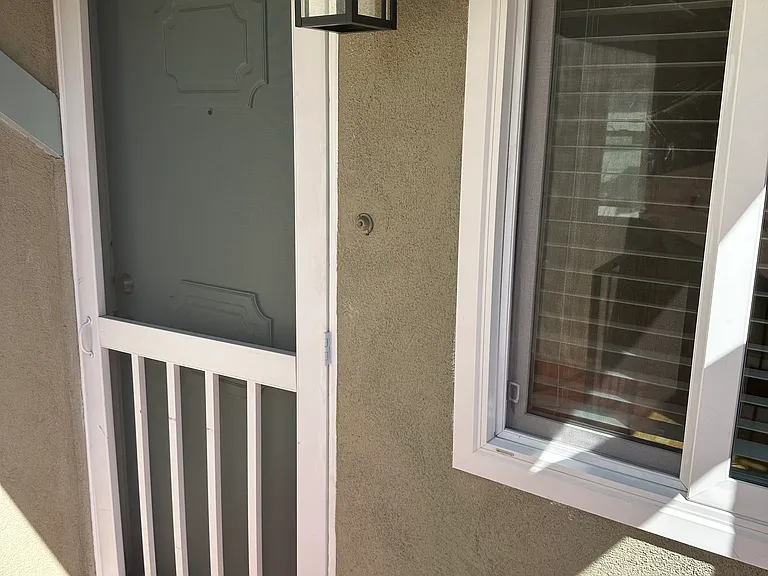 1630 Ocean Ave #B — Photo 1