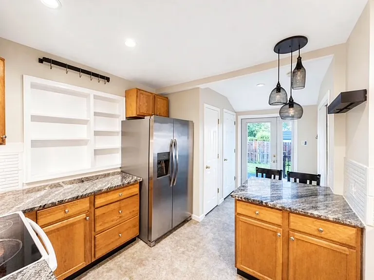 3703 Mount Vernon Ave — Photo 11