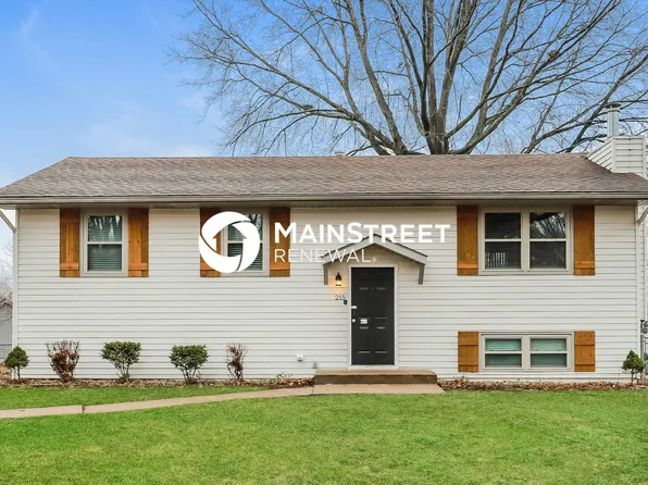 215 SE Crescent St, Lees Summit, MO 64063