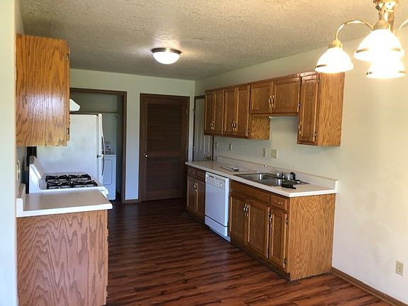 4th image of 1558 Girard Way #A