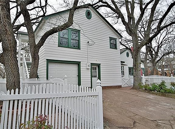 4th image of 2116 NW 4th Ave