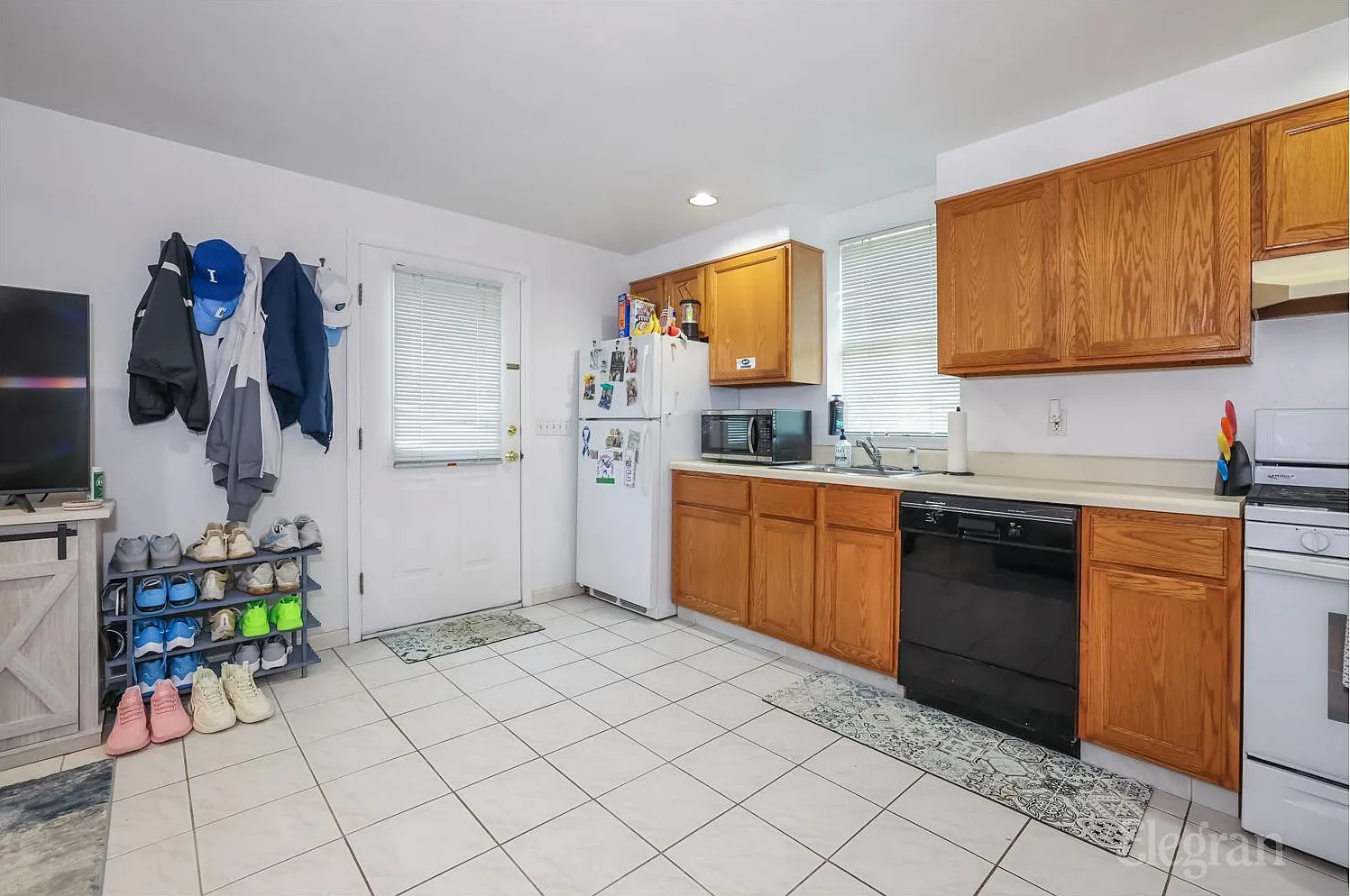 1 bed, 850 sqft, $2,400 — Photo 3