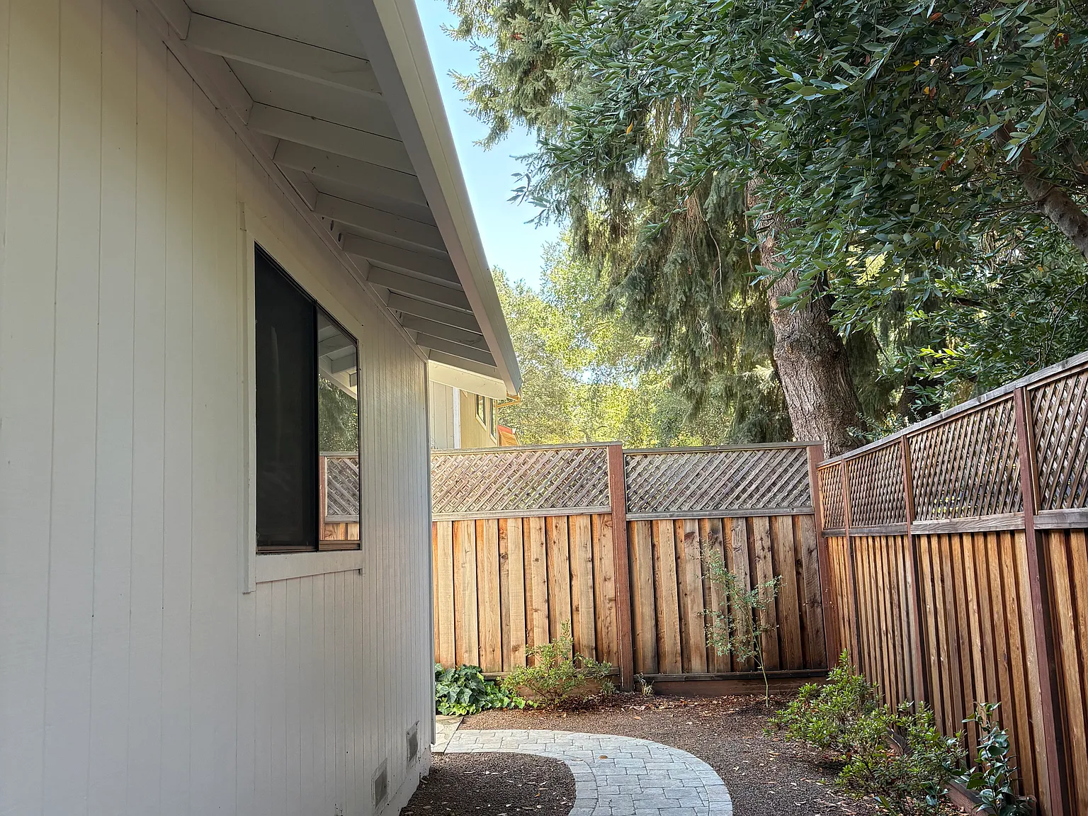 3 bed, 1768 sqft, $3,950 — Photo 2