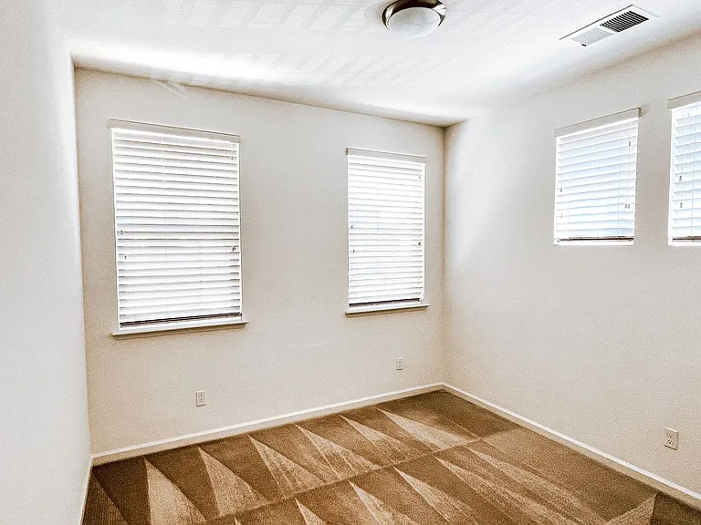 2297 Central Pkwy — Photo 5