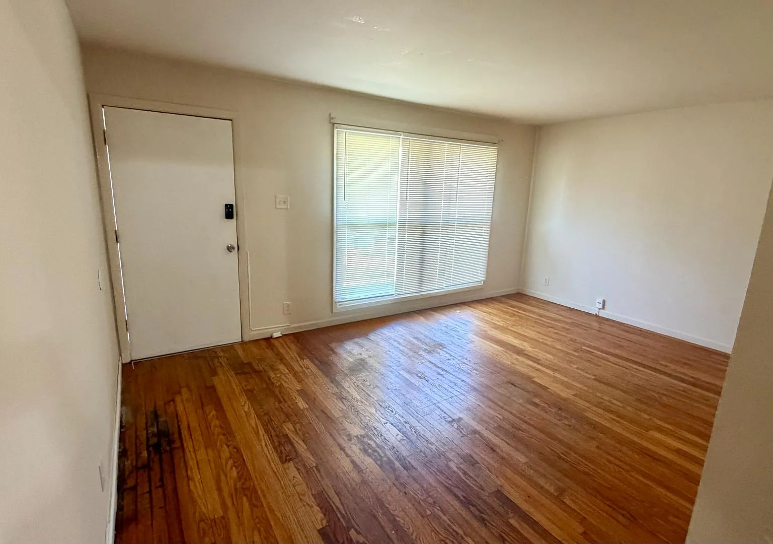 5614 Sanborn Dr — Photo 2