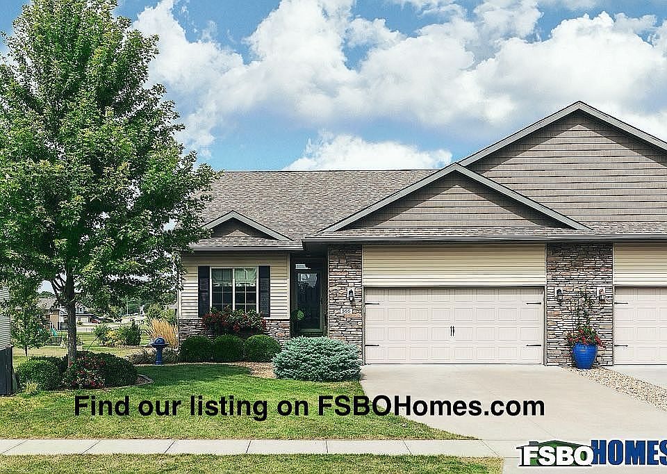 1st image of 555 Locust Dr