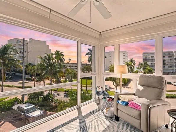 1930 Gulf Shore BLVD N #B302, NAPLES, FL 34102