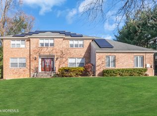 10 Knob Hill Rd, Morganville, NJ 07751