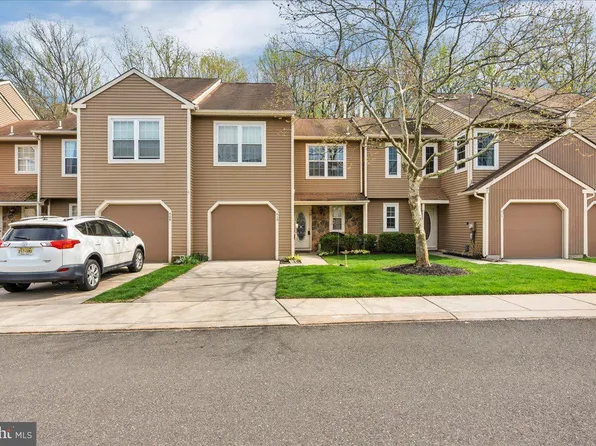 410 Jamestown Ct, Mount Laurel, NJ 08054