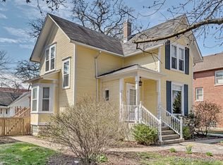 1135 Curtiss St, Downers Grove, IL 60515