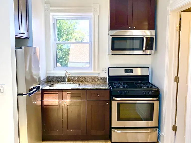 1820 S Throop St #3RE — Photo 3
