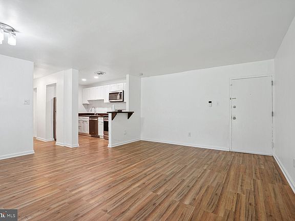4th image of 7975 Audubon Ave #A2