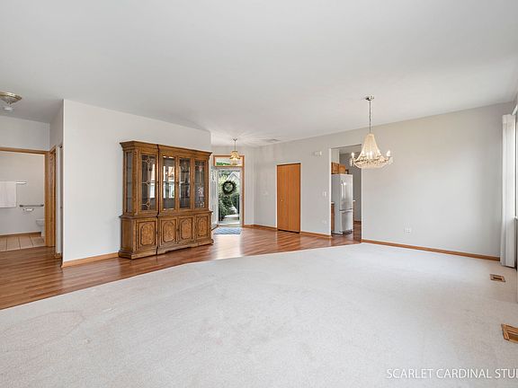 4th image of 21332 W Juniper Ln #21332