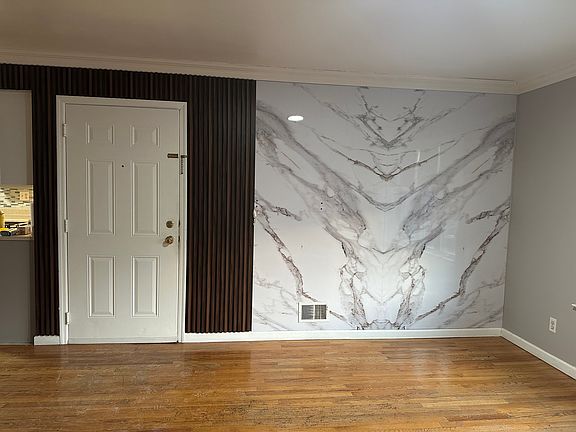 2nd image of 27 Mulock Pl