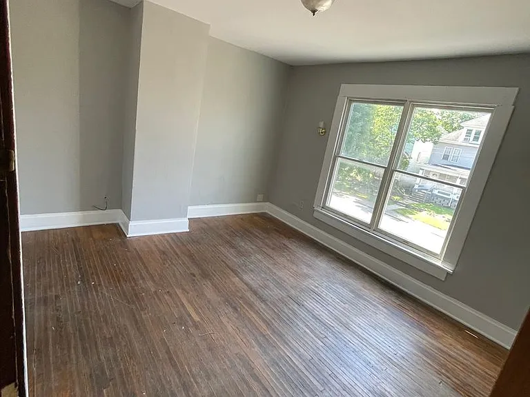136 E Norwich Ave — Photo 21