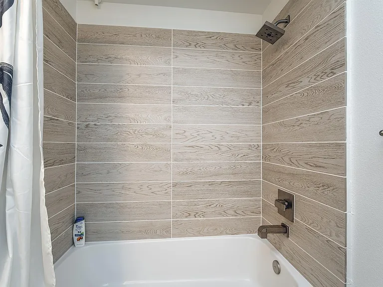 4819 Caroline St #308 — Photo 12