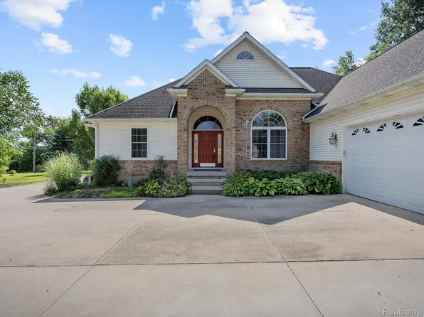 21 Eager Rd, Howell, MI 48843