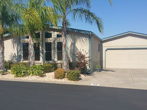 Large 2+ car driveway 