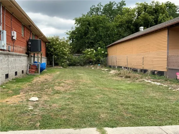 5708 Lafaye St, New Orleans, LA 70122