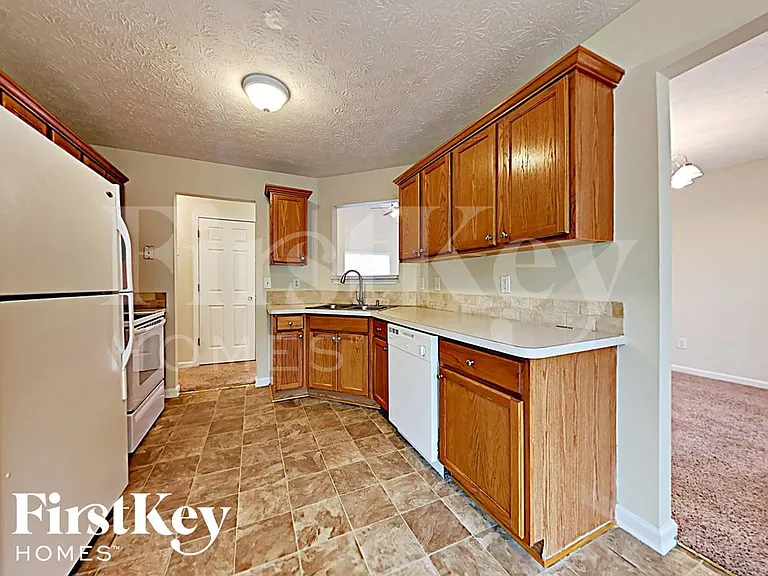 8012 Mustang Ln — Photo 4