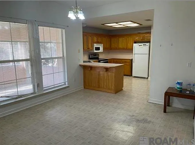 218 Edgehaven Dr — Photo 5